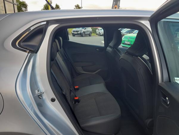 Vente en ligne Renault Clio 5 Clio E-Tech 140 au prix de 17 990 €