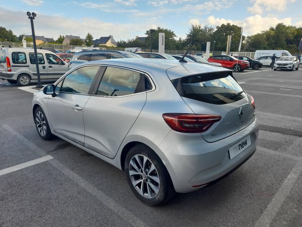 Vente en ligne Renault Clio 5 Clio E-Tech 140 au prix de 17 990 €