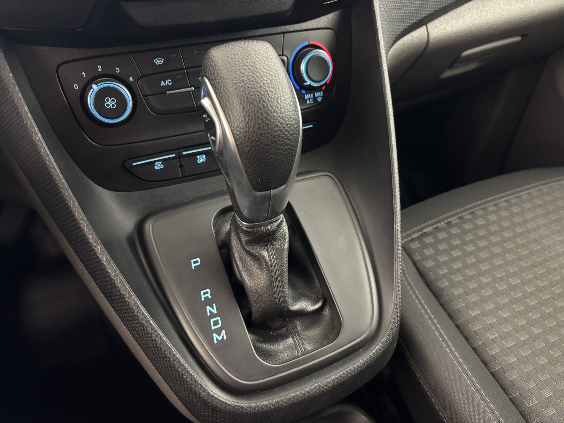 Vente en ligne Ford Transit Connect  L2 1.5 ECOBLUE 120 S&S BVA8 au prix de 15 500 €