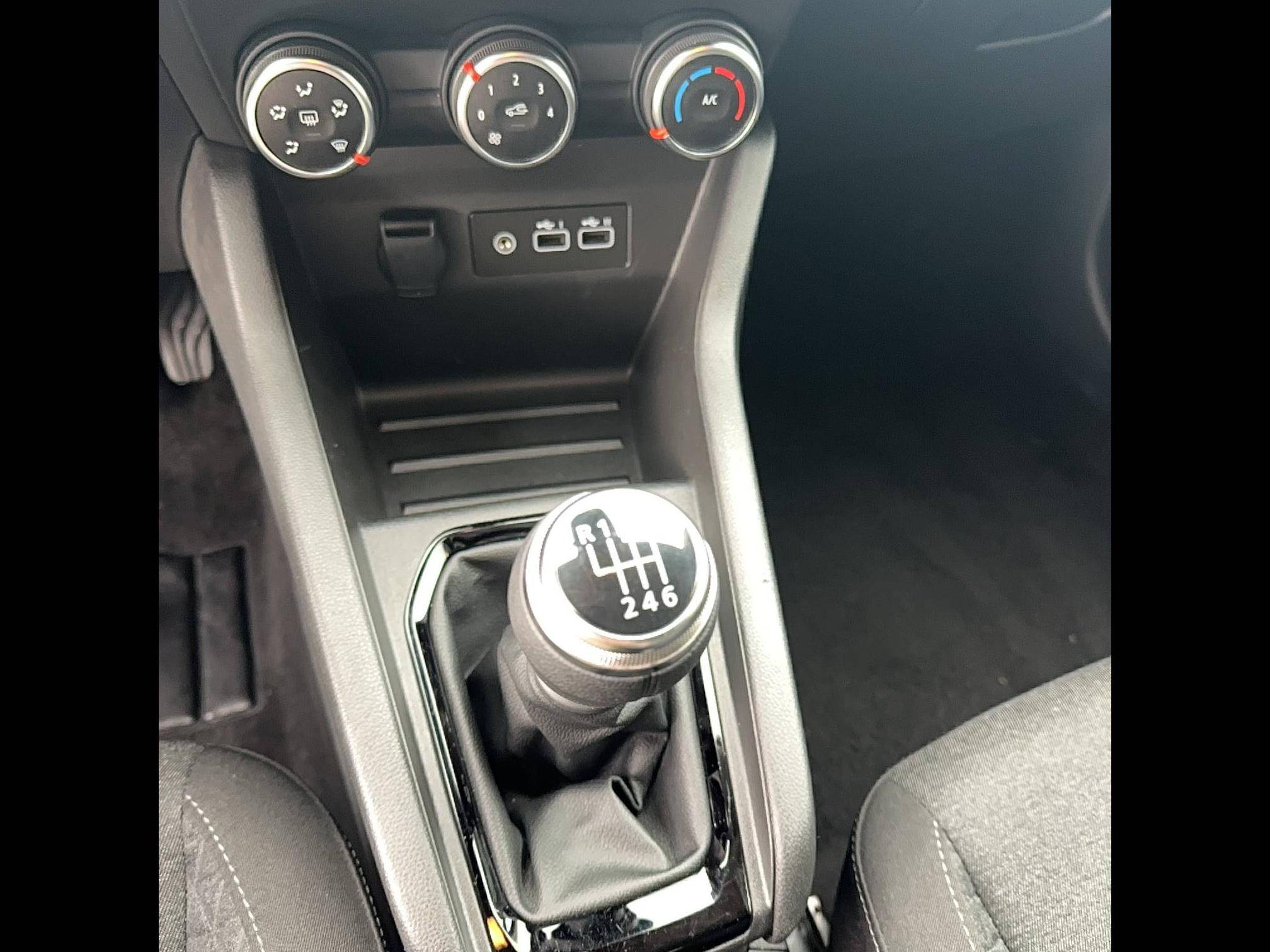 Vente en ligne Renault Clio 5 Clio TCe 90 au prix de 14 490 €