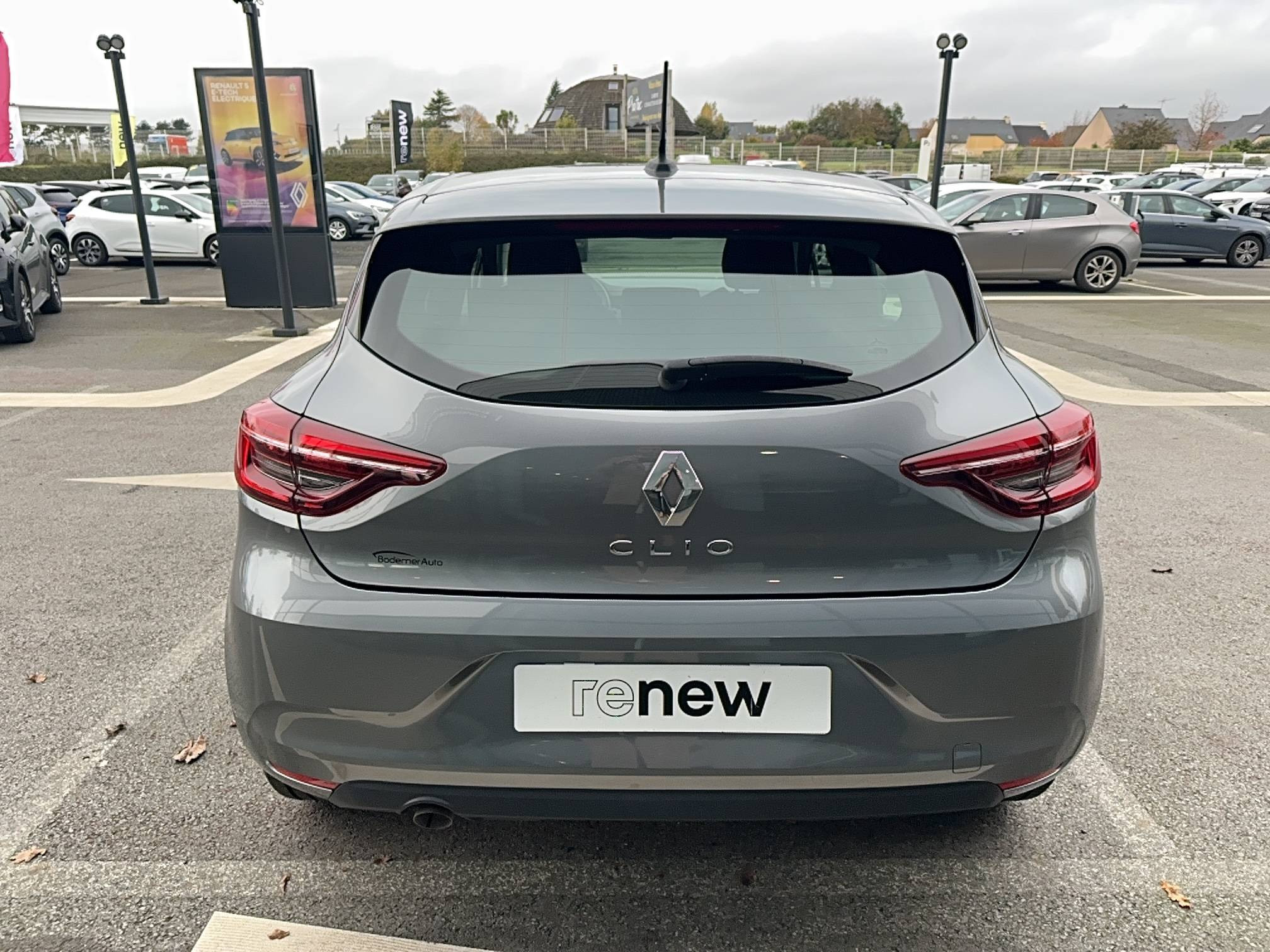 Vente en ligne Renault Clio 5 Clio TCe 90 au prix de 14 490 €