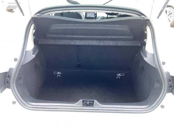 Vente en ligne Renault Clio 4 Clio TCe 90 E6C au prix de 11 490 €