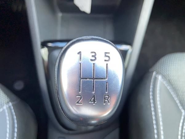 Vente en ligne Renault Clio 4 Clio TCe 90 E6C au prix de 11 490 €