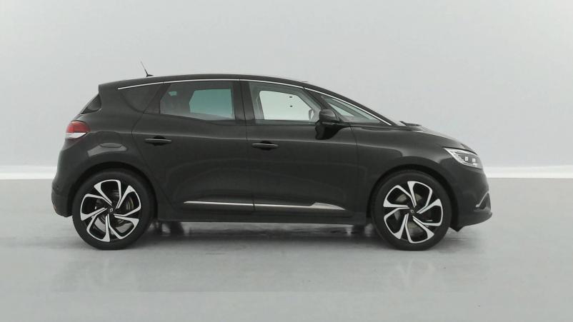 Vente en ligne Renault Scenic 4 Scenic Blue dCi 120 au prix de 17 990 €