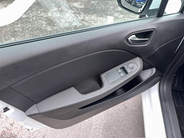 Vente en ligne Renault Clio 5 Clio Blue dCi 100 - 21N au prix de 12 990 €