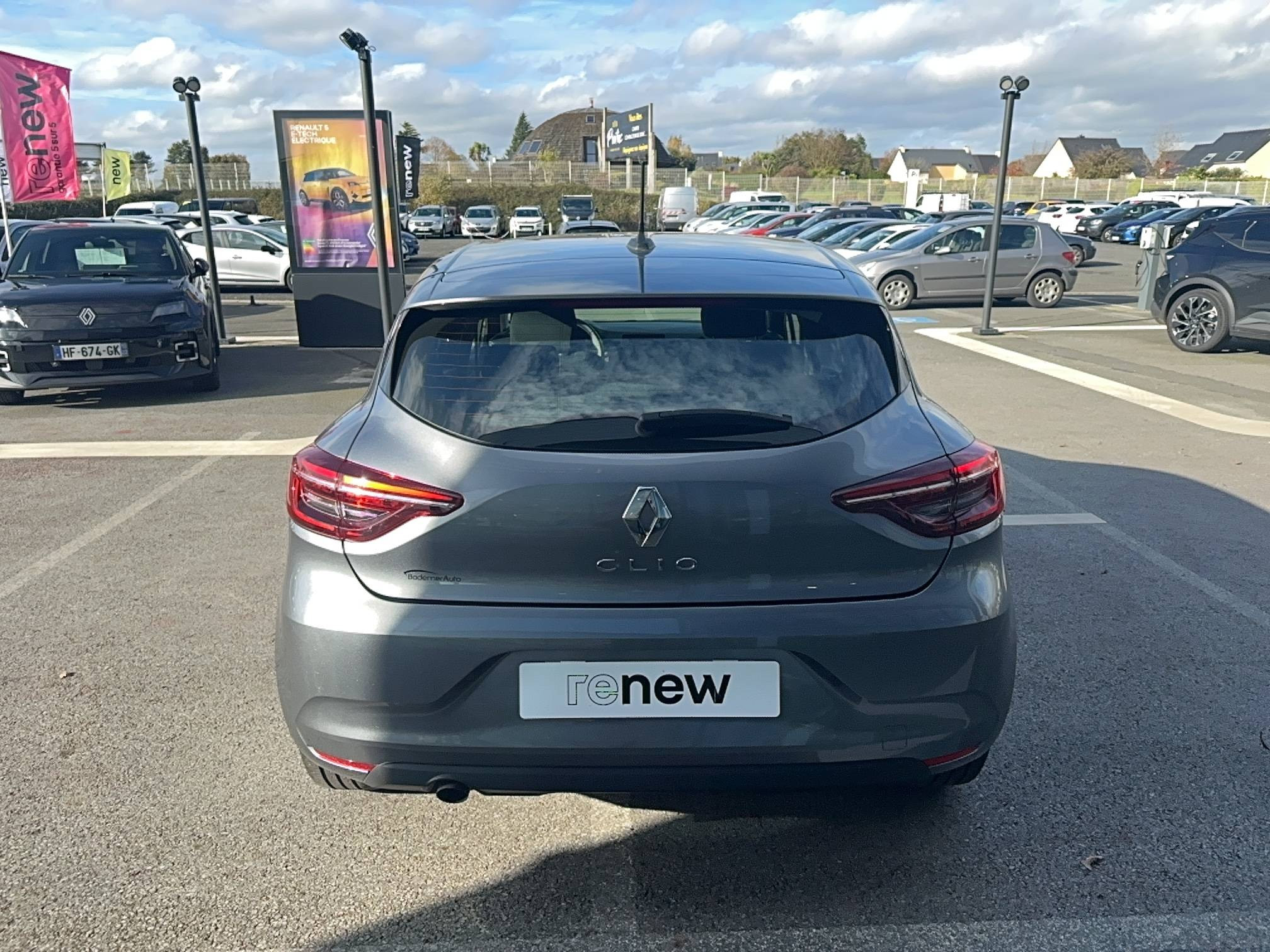 Vente en ligne Renault Clio 5 Clio TCe 90 au prix de 14 490 €