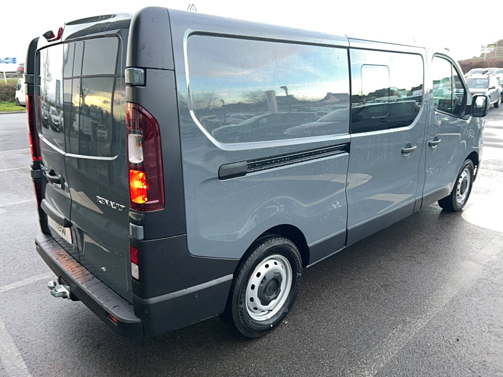 Vente en ligne Renault Trafic Cabine Approfondie TRAFIC CA L2H1 3T BLUE DCI 150 GSR2 au prix de 35 000 €