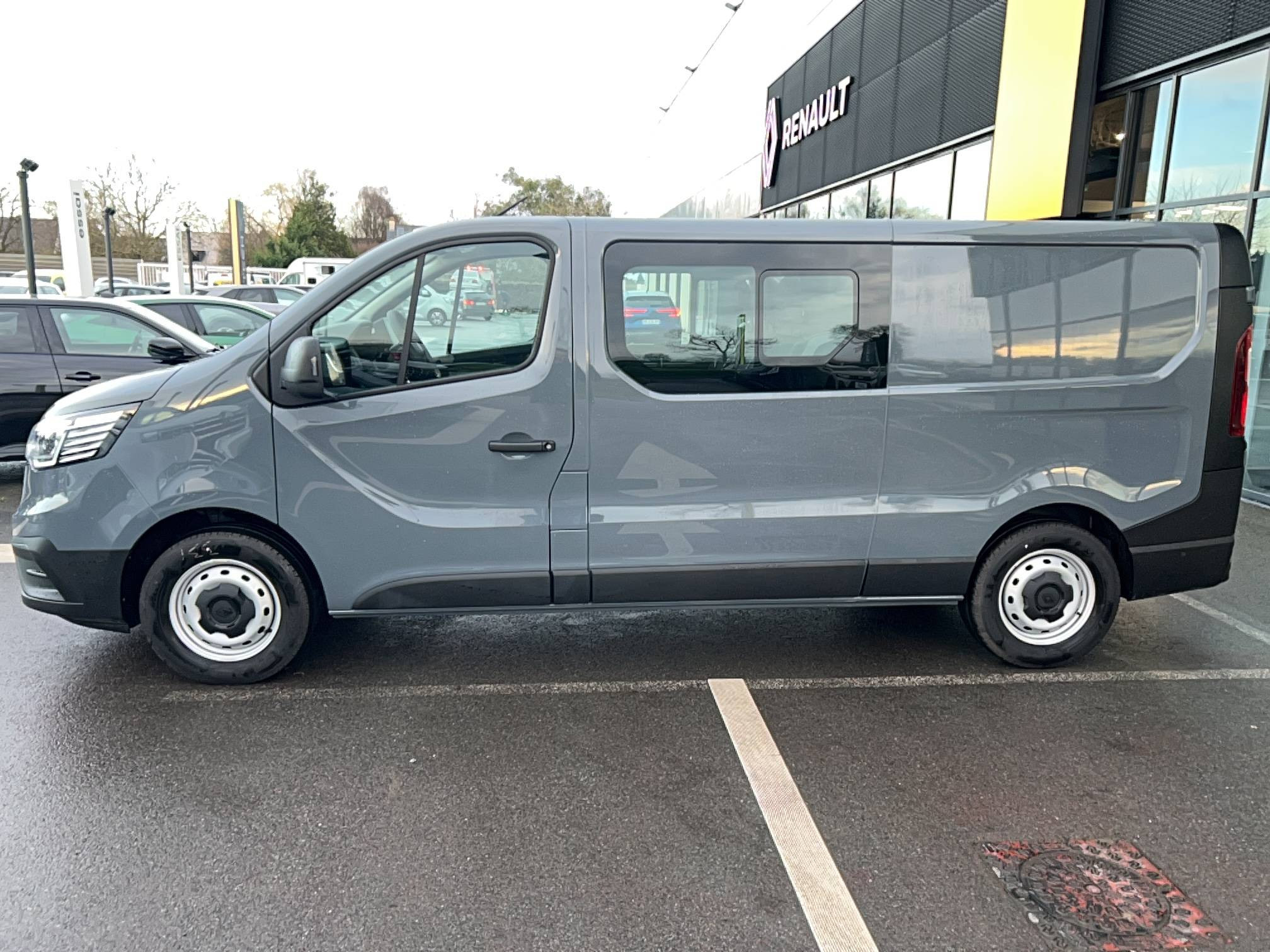 Vente en ligne Renault Trafic Cabine Approfondie TRAFIC CA L2H1 3T BLUE DCI 150 GSR2 au prix de 35 000 €