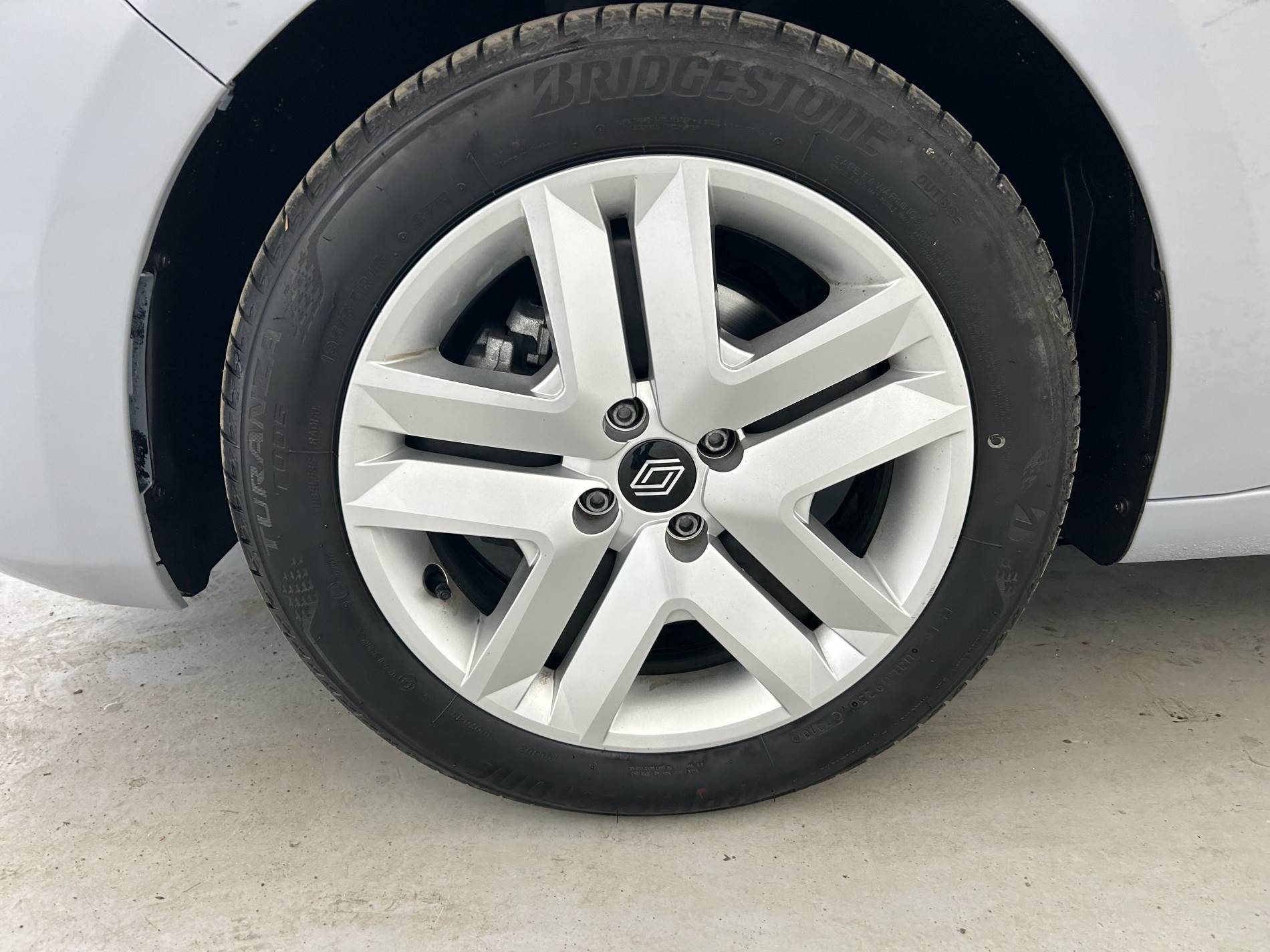 Vente en ligne Renault Clio 5 Clio Blue dCi 100 ch GSR2 au prix de 18 990 €