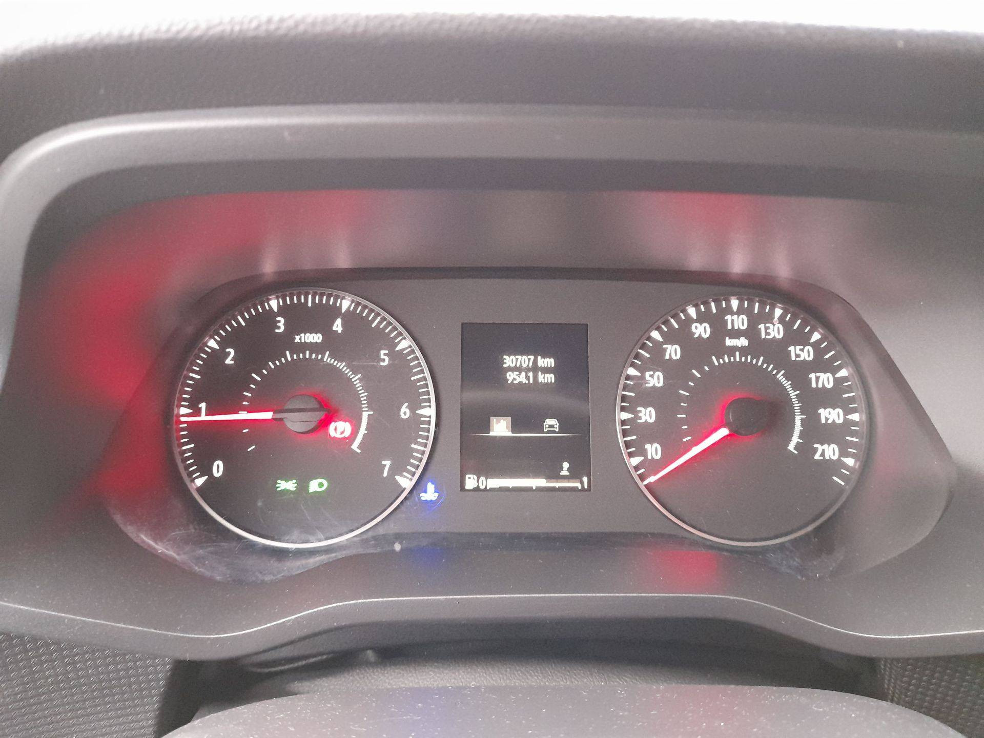 Vente en ligne Renault Trafic 3 Fourgon TRAFIC FGN L1H1 3T BLUE DCI 130 GSR2 au prix de 25 000 €