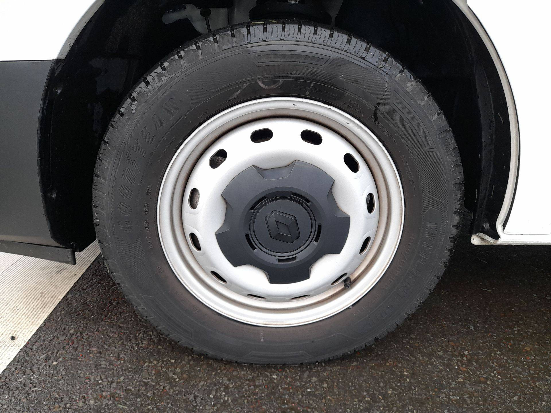 Vente en ligne Renault Trafic 3 Fourgon TRAFIC FGN L1H1 3T BLUE DCI 130 GSR2 au prix de 25 000 €