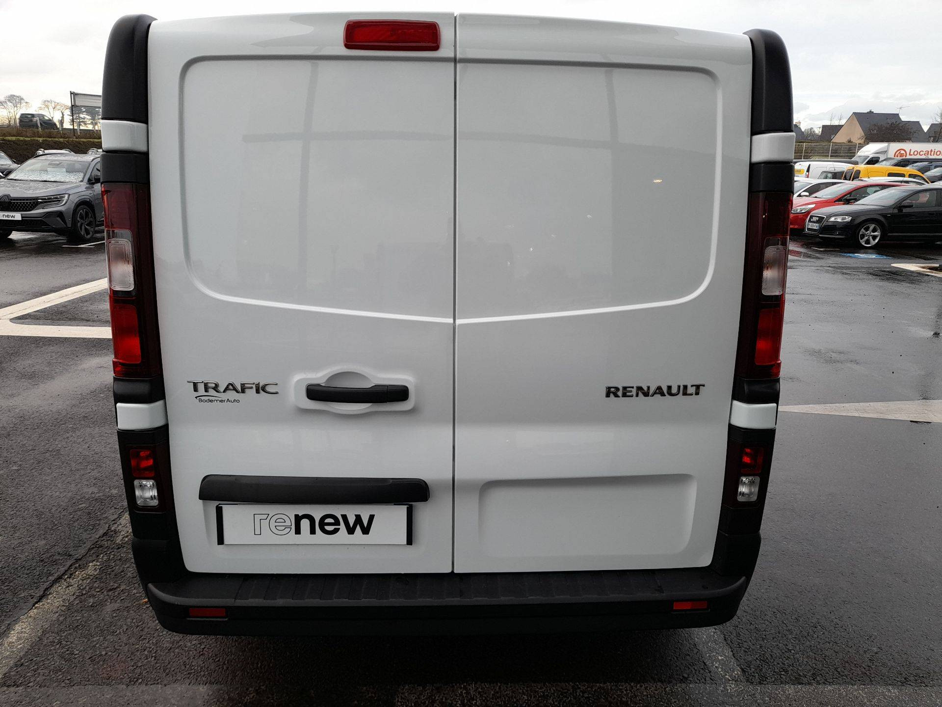 Vente en ligne Renault Trafic 3 Fourgon TRAFIC FGN L1H1 3T BLUE DCI 130 GSR2 au prix de 25 000 €