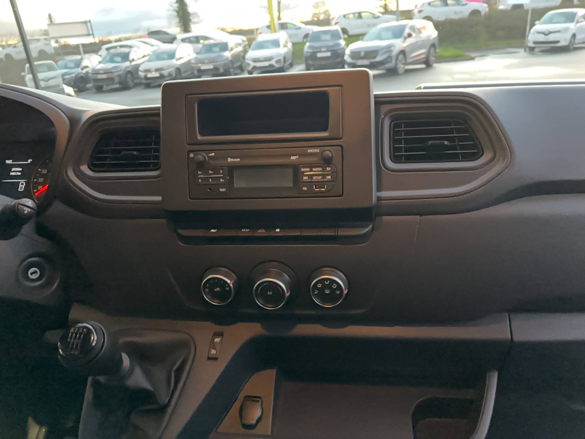 Vente en ligne Renault Master Fourgon MASTER FGN TRAC F3500 L2H2 BLUE DCI 135 au prix de 29 000 €