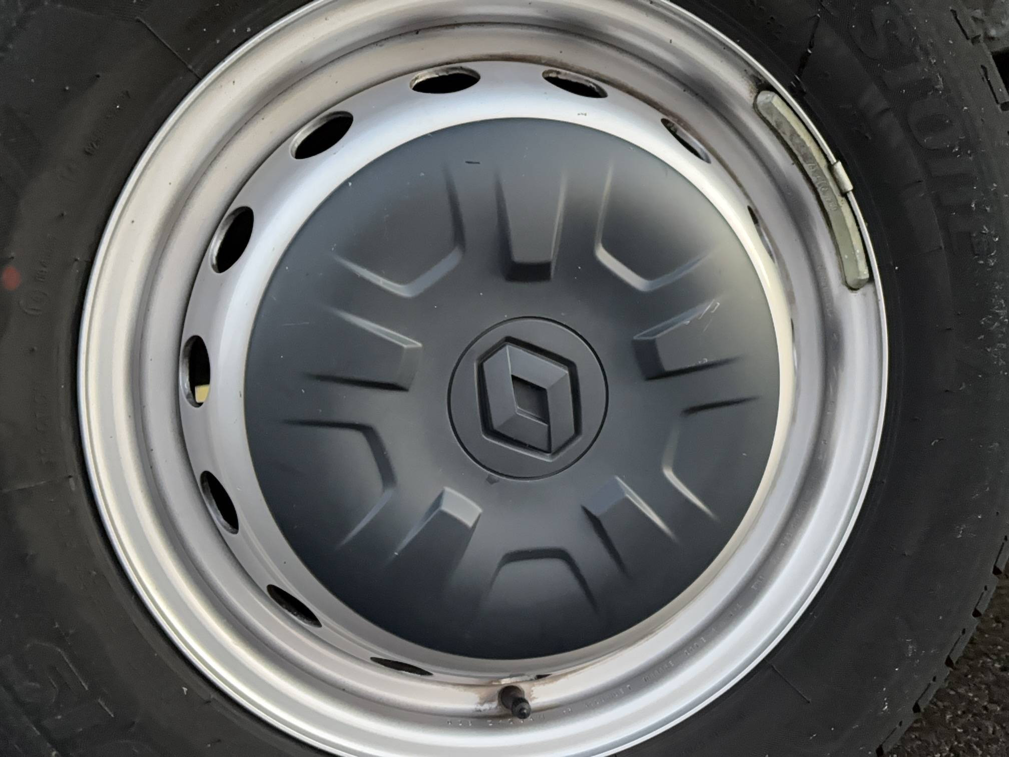 Vente en ligne Renault Master Fourgon MASTER FGN TRAC F3500 L2H2 BLUE DCI 135 au prix de 29 000 €