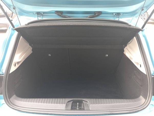 Vente en ligne Renault Clio 5 Clio E-Tech 140 - 21N au prix de 15 990 €