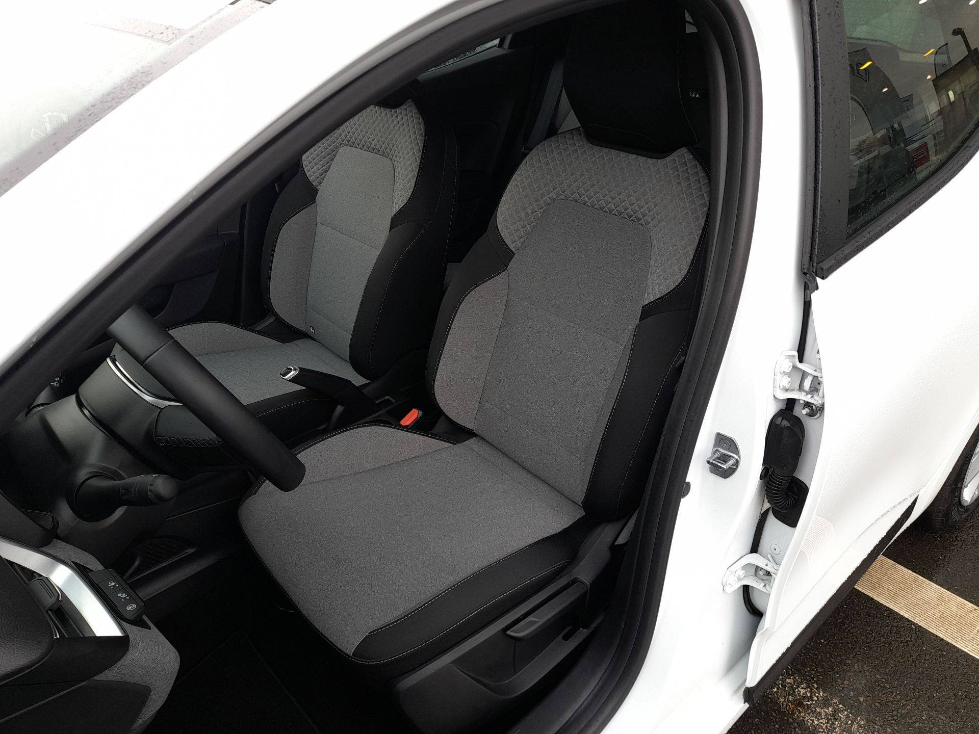 Vente en ligne Renault Clio 5 Clio TCe 90 ch GSR2 au prix de 16 490 €