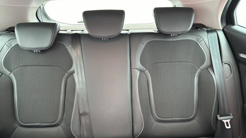 Vente en ligne Renault Megane 4  Blue dCi 115 EDC au prix de 23 490 €
