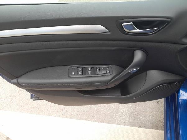 Vente en ligne Renault Megane 4  Blue dCi 115 EDC au prix de 23 090 €