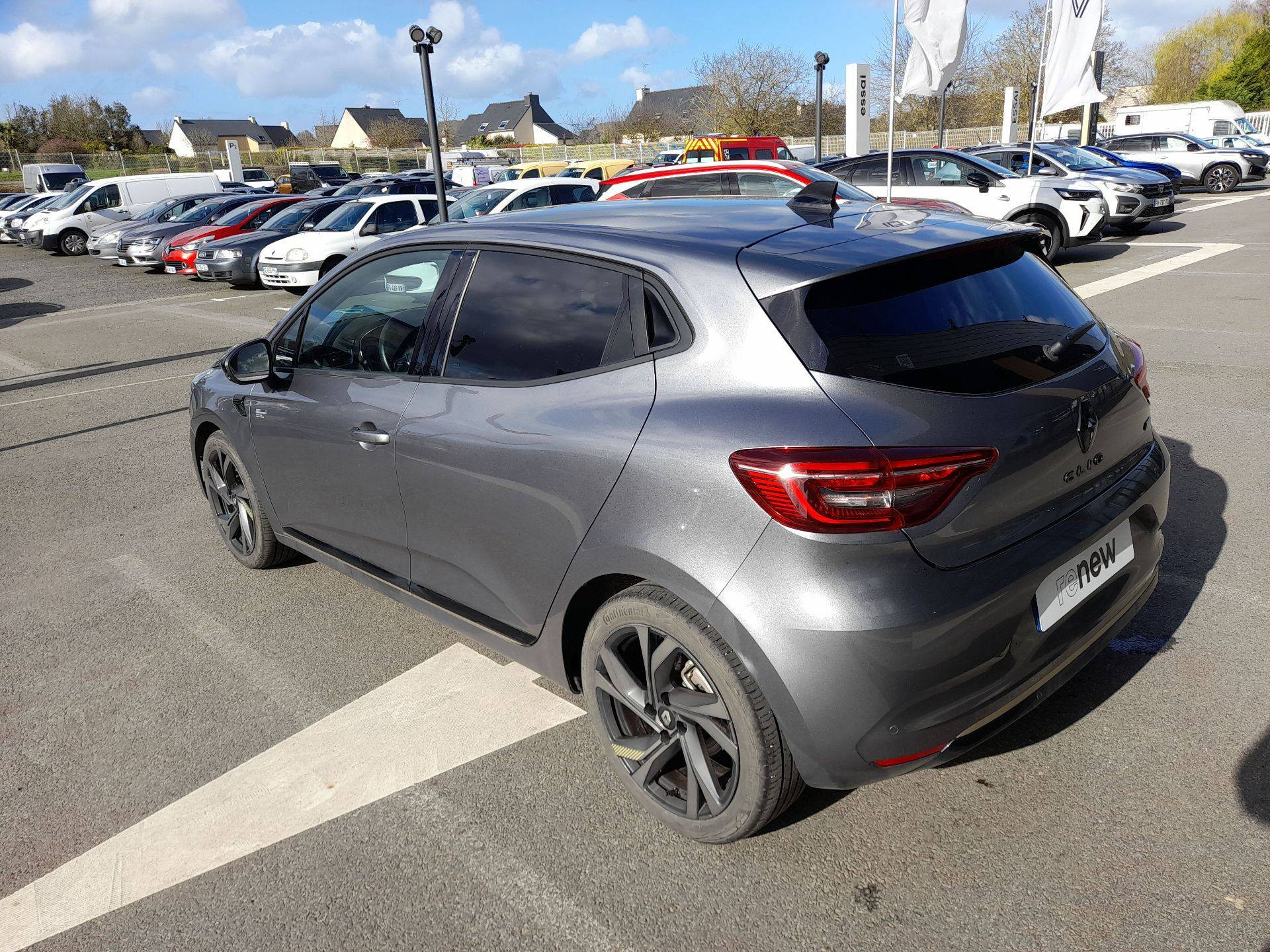 Vente en ligne Renault Clio 5 Clio E-Tech full hybrid 145 au prix de 19 990 €