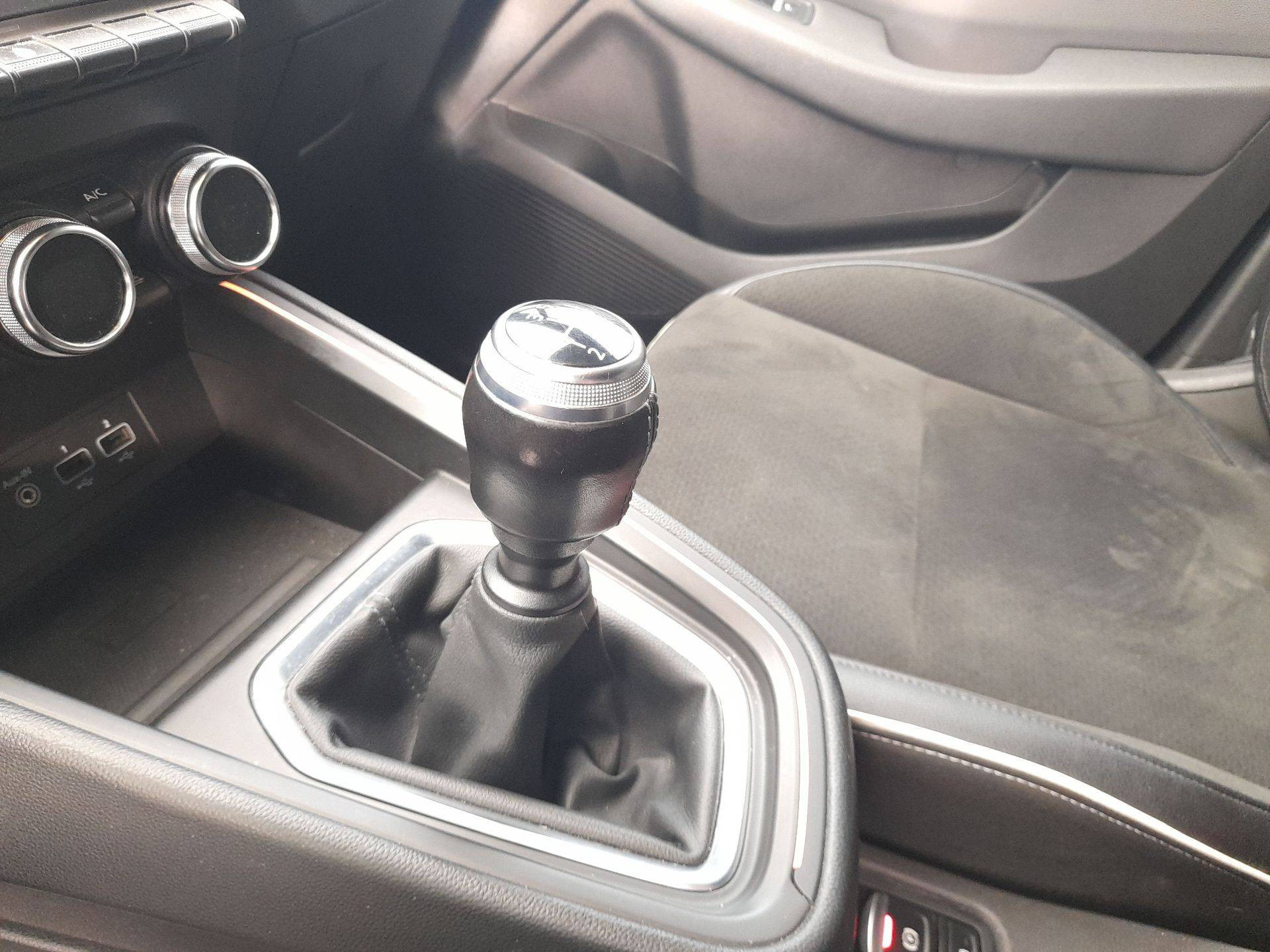 Vente en ligne Renault Clio 5 Clio TCe 100 au prix de 11 990 €