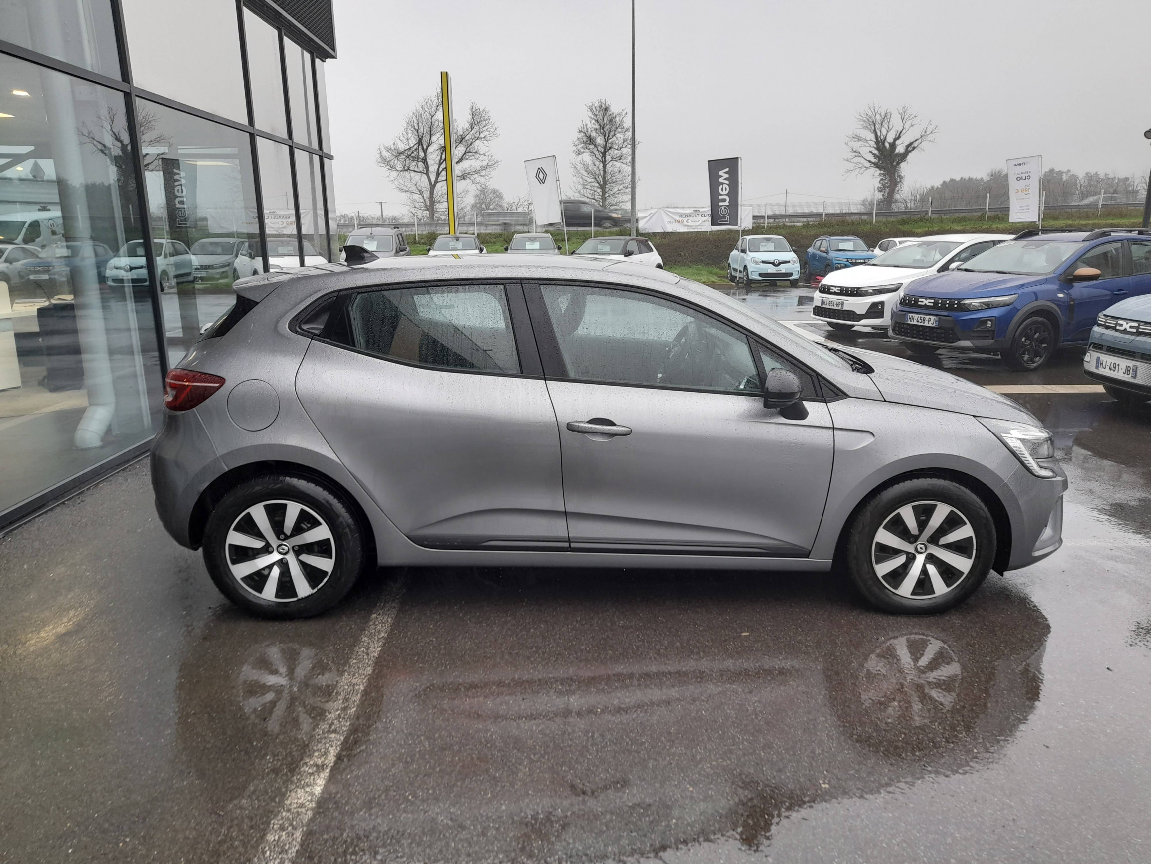 Vente en ligne Renault Clio 5 Clio TCe 90 au prix de 13 890 €