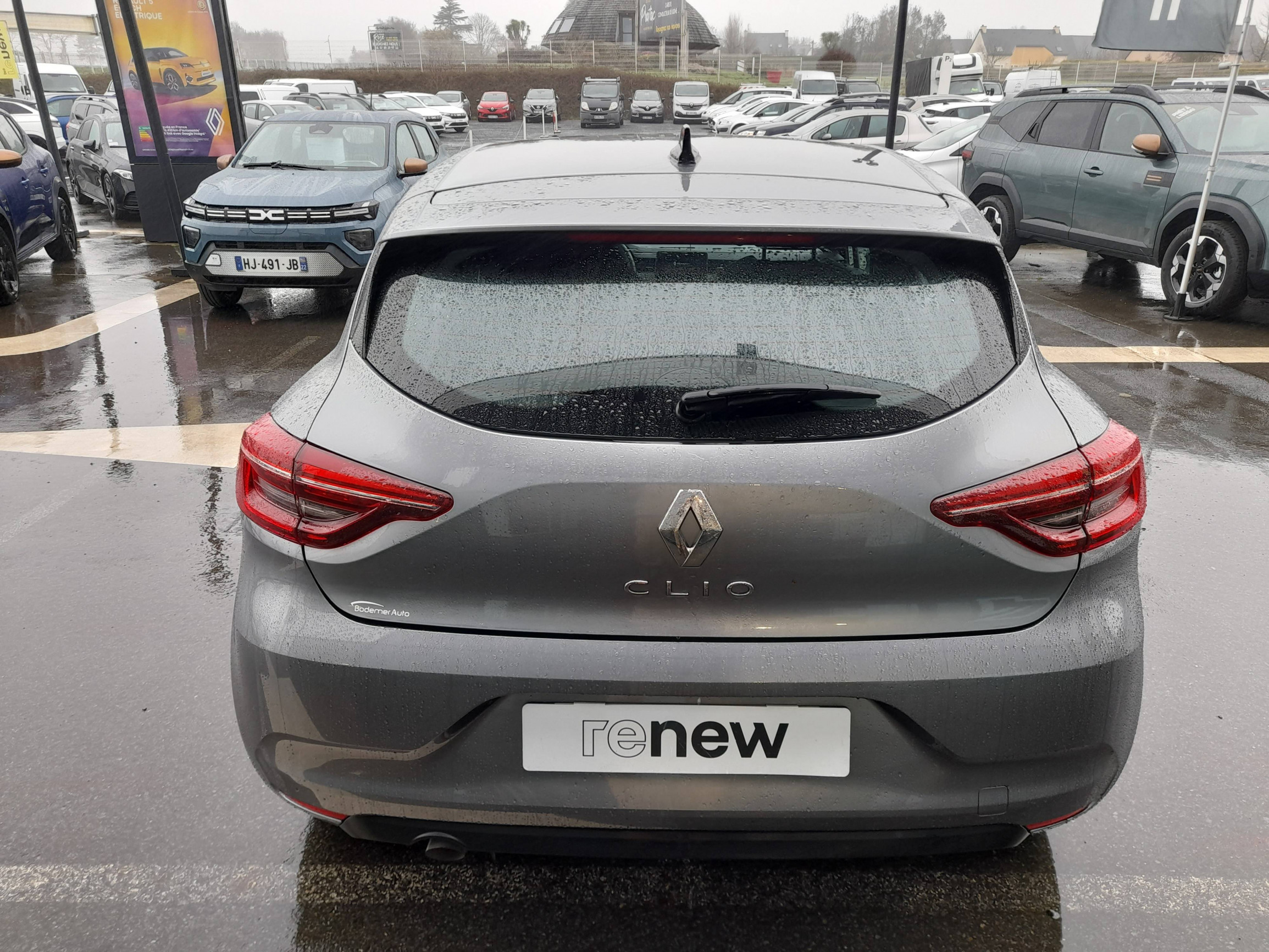 Vente en ligne Renault Clio 5 Clio TCe 90 au prix de 13 890 €