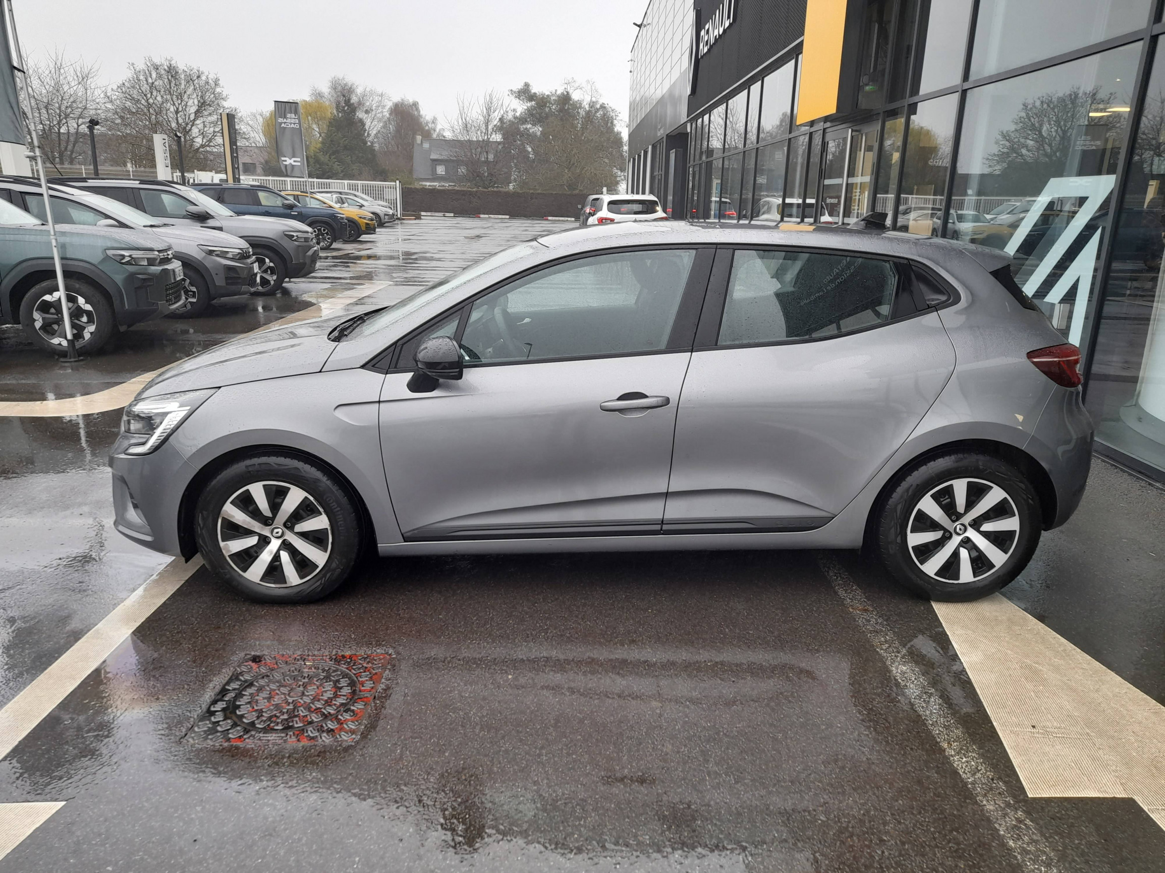 Vente en ligne Renault Clio 5 Clio TCe 90 au prix de 13 890 €