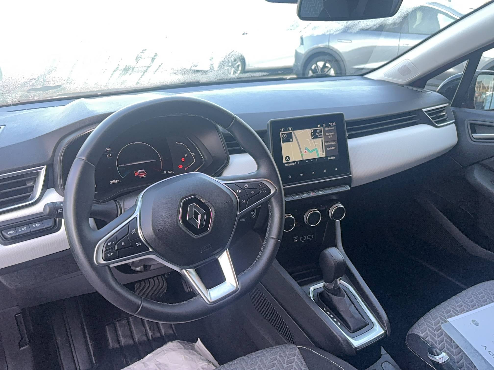 Vente en ligne Renault Clio 5 Clio E-Tech full hybrid 145 au prix de 15 890 €