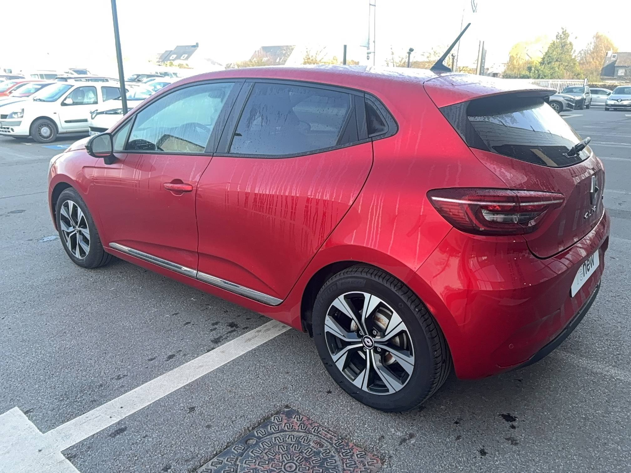 Vente en ligne Renault Clio 5 Clio E-Tech full hybrid 145 au prix de 15 890 €