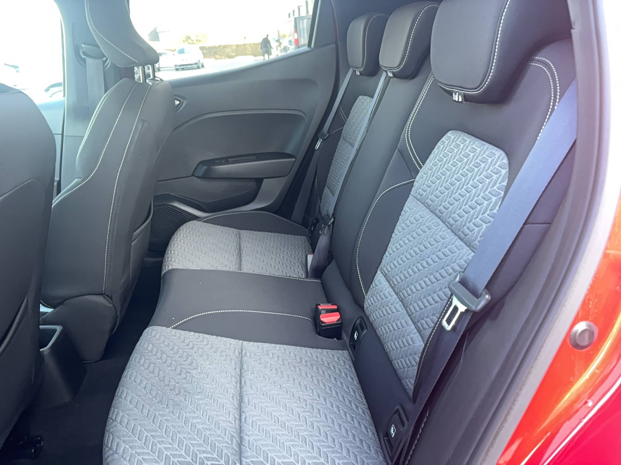 Vente en ligne Renault Clio 5 Clio E-Tech full hybrid 145 au prix de 15 890 €