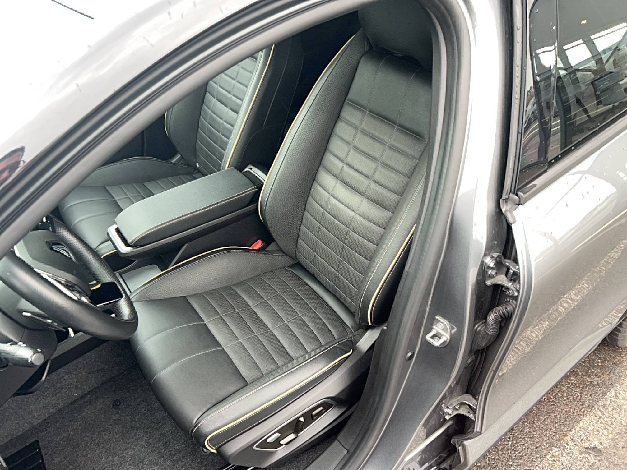 Vente en ligne Renault Megane E-Tech  EV60 220 ch super charge au prix de 24 990 €