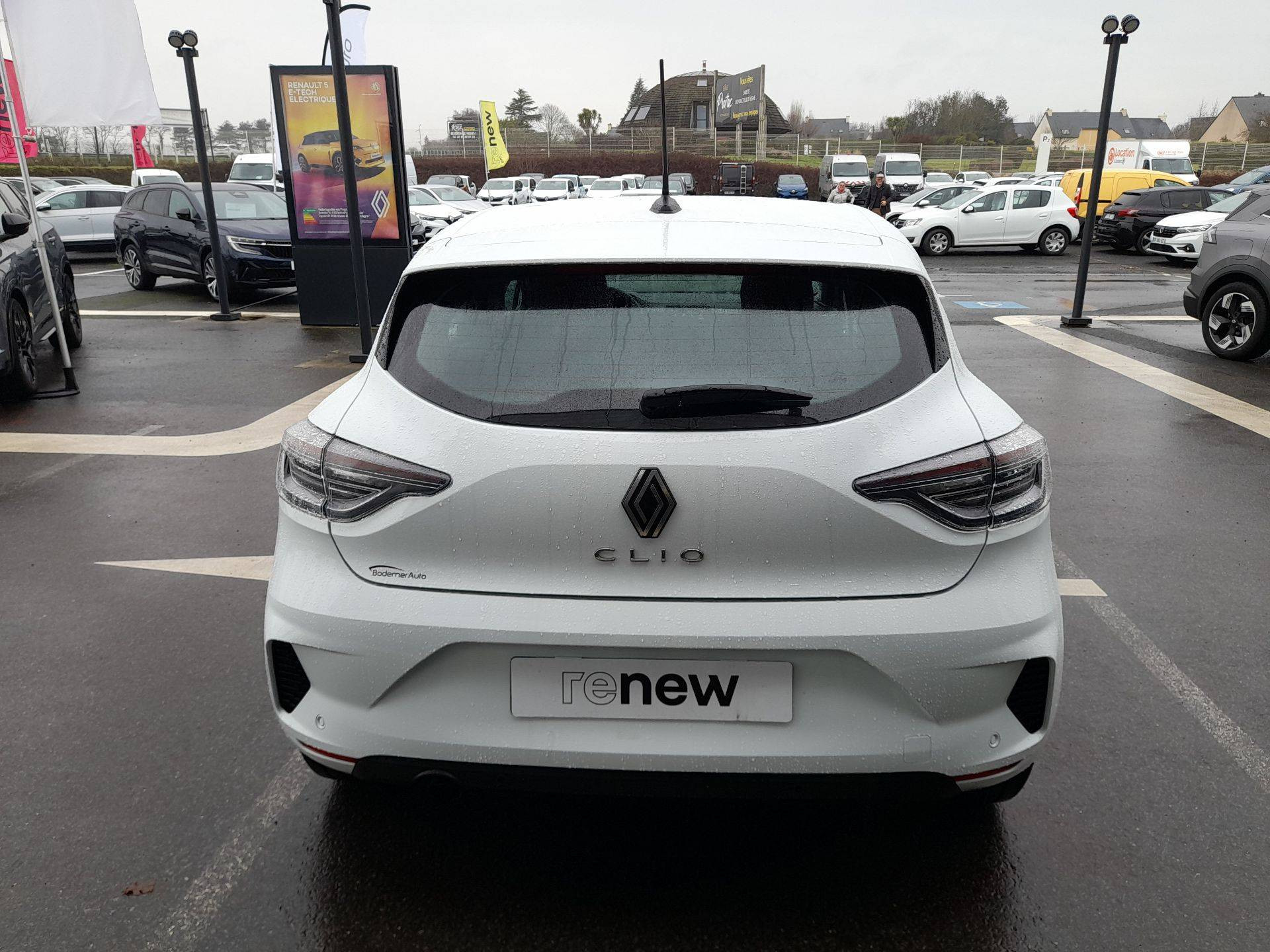 Vente en ligne Renault Clio 5 Clio TCe 90 ch GSR2 au prix de 16 490 €