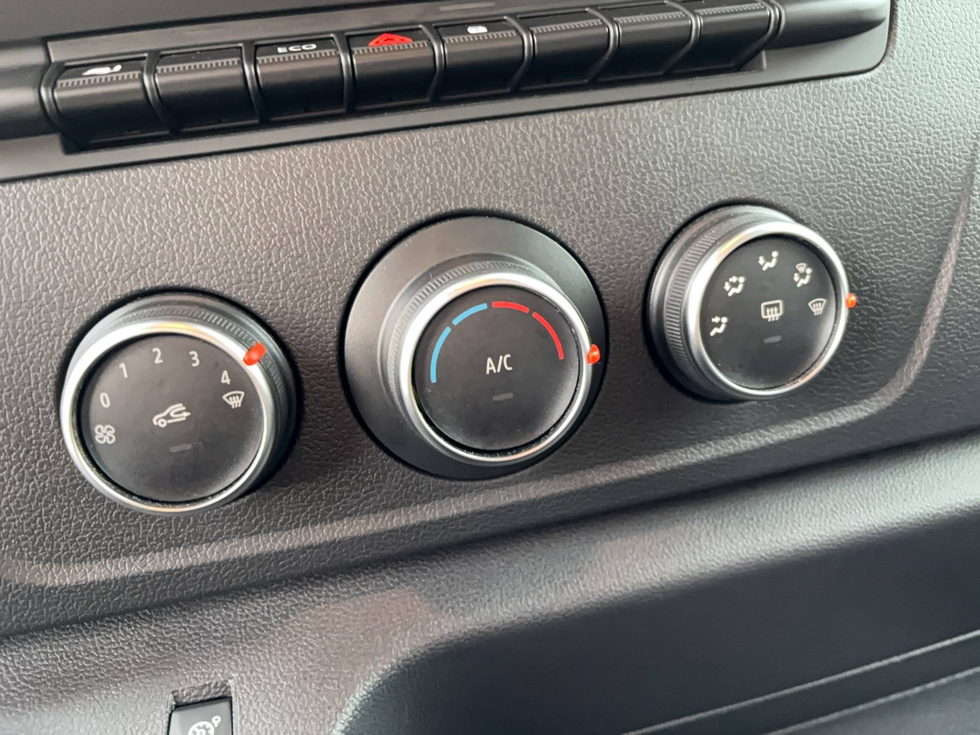 Vente en ligne Renault Master Fourgon MASTER FGN TRAC F3500 L2H2 BLUE DCI 135 au prix de 29 000 €