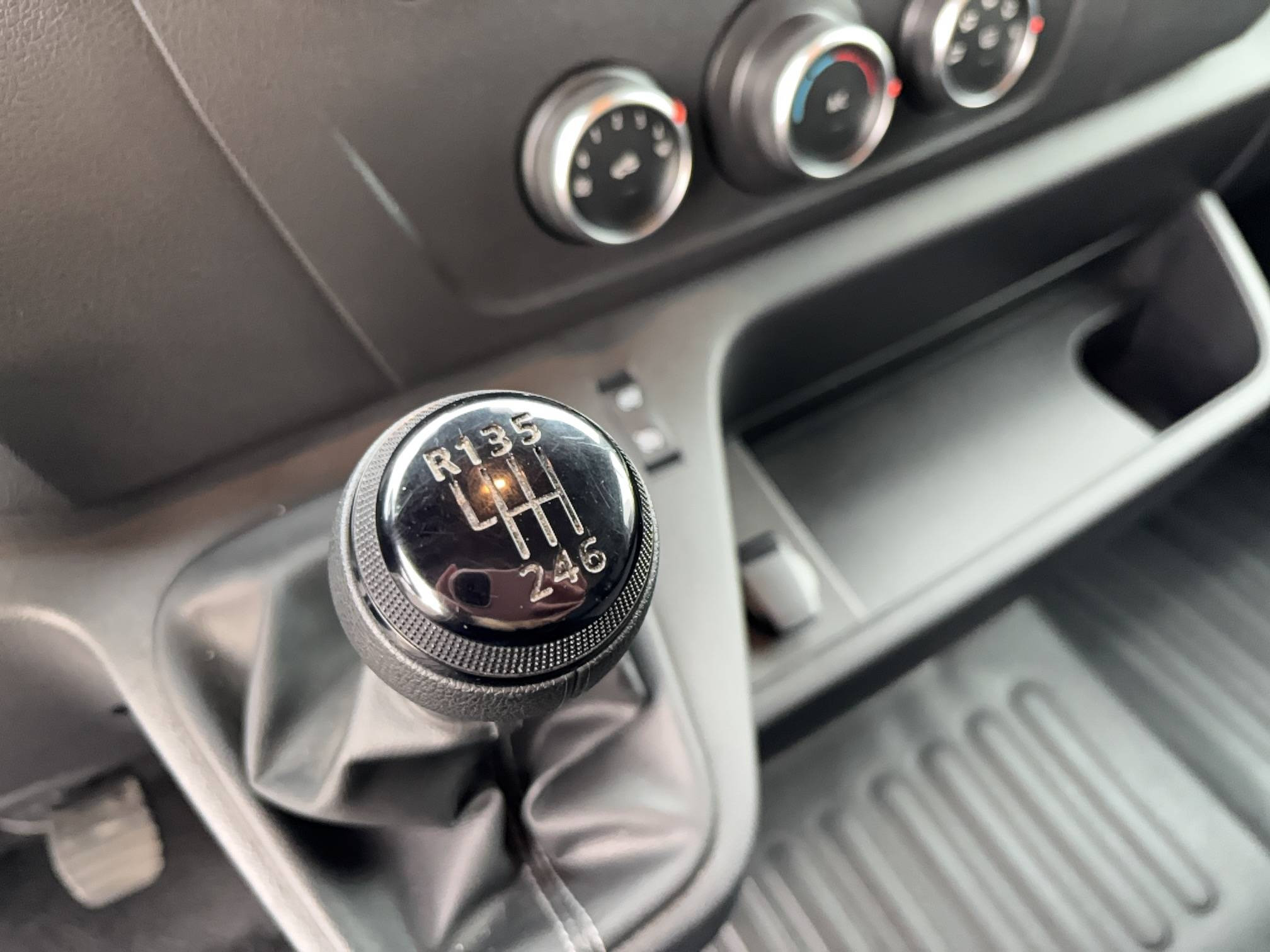 Vente en ligne Renault Master Fourgon MASTER FGN TRAC F3500 L2H2 BLUE DCI 135 au prix de 29 000 €