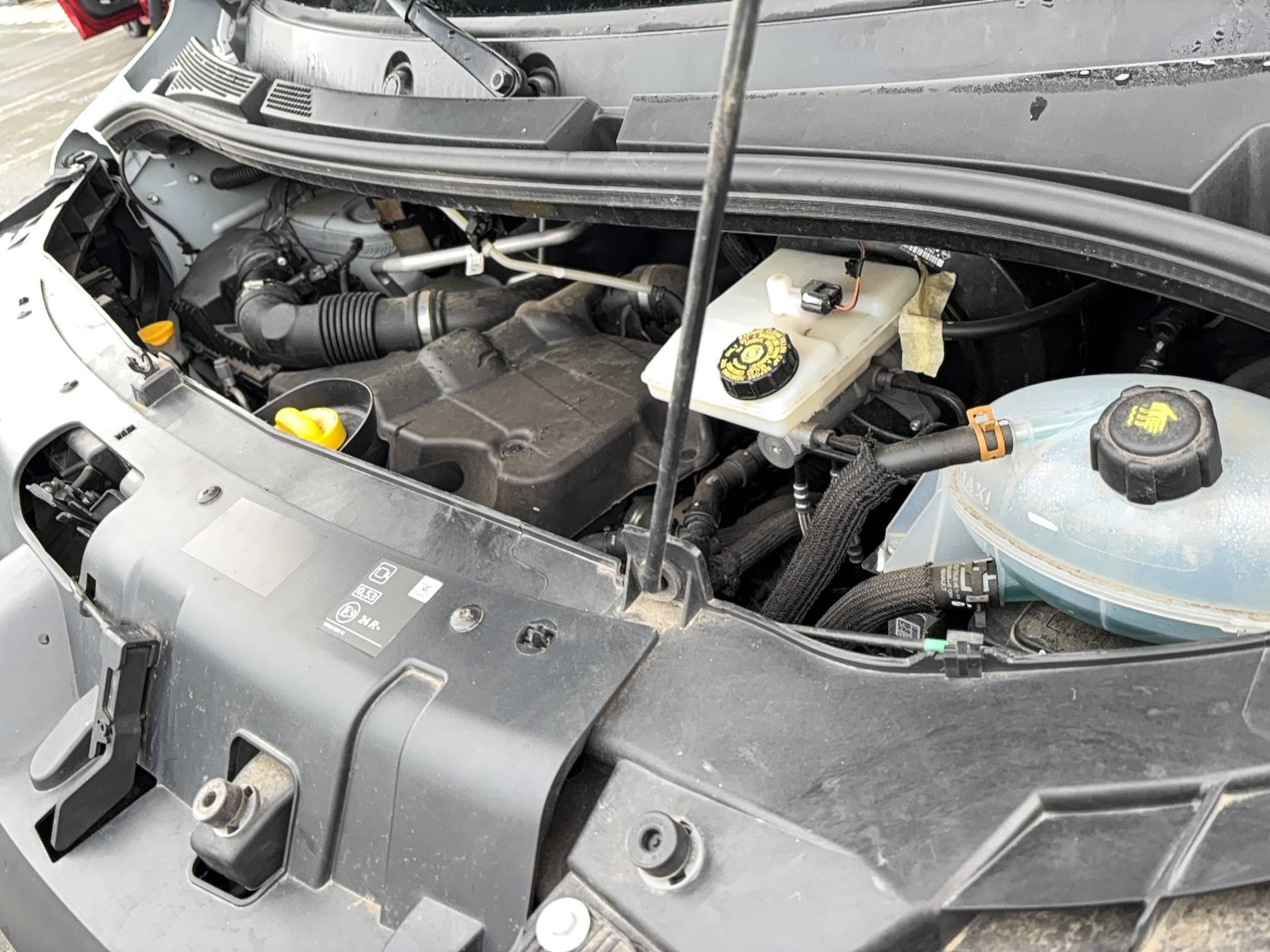 Vente en ligne Renault Master Fourgon MASTER FGN TRAC F3500 L2H2 BLUE DCI 135 au prix de 29 000 €