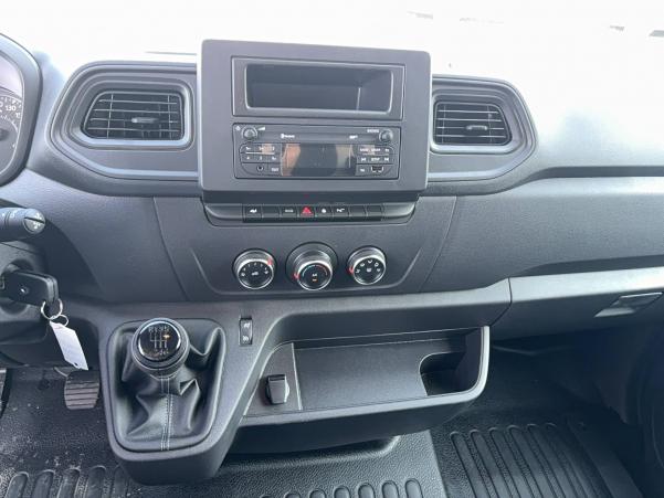 Vente en ligne Renault Master Fourgon MASTER FGN TRAC F3500 L3H3 BLUE DCI 135 au prix de 35 500 €