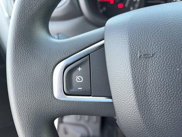 Vente en ligne Renault Master Fourgon MASTER FGN TRAC F3500 L3H3 BLUE DCI 135 au prix de 35 500 €