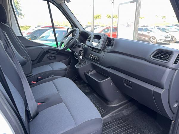 Vente en ligne Renault Master Fourgon MASTER FGN TRAC F3500 L3H3 BLUE DCI 135 au prix de 35 500 €