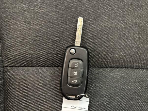 Vente en ligne Renault Clio 5 Clio E-Tech 140 - 21N au prix de 16 490 €