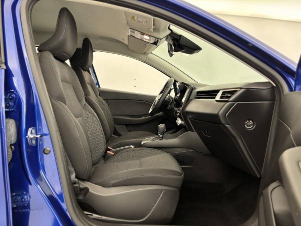 Vente en ligne Renault Clio 5 Clio E-Tech 140 - 21N au prix de 16 490 €