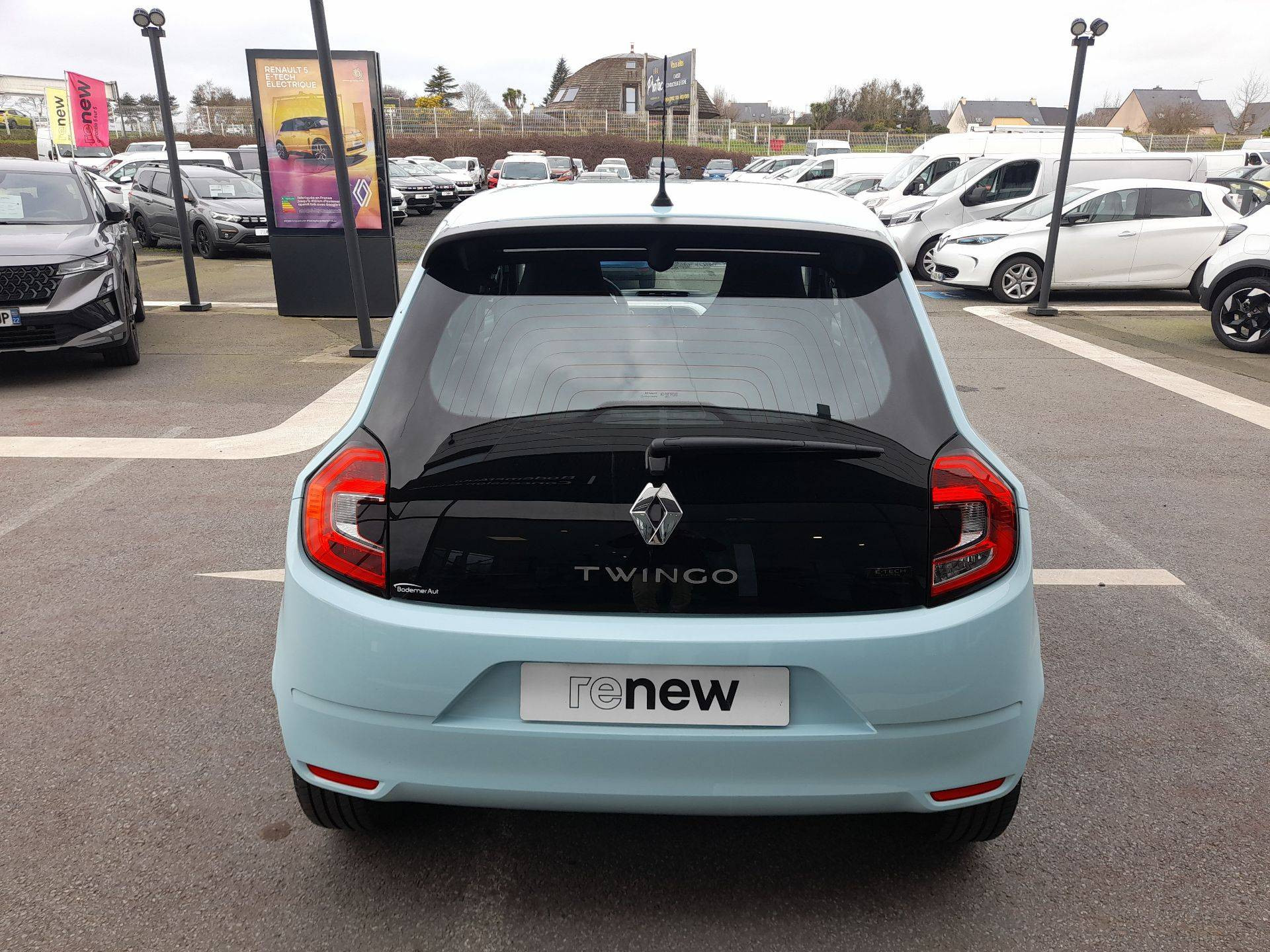 Vente en ligne Renault Twingo Electrique Twingo III E-Tech au prix de 10 990 €