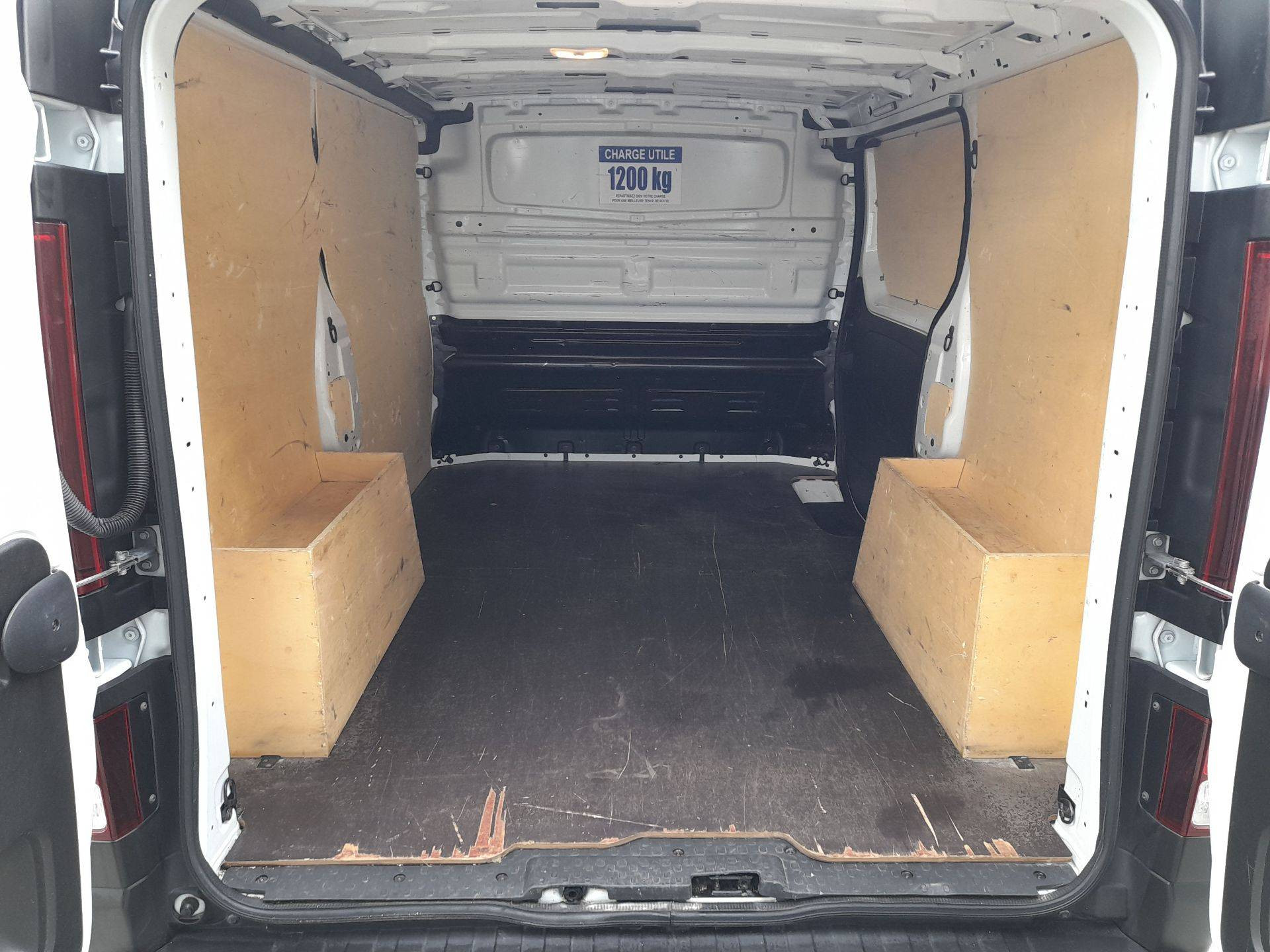 Vente en ligne Renault Trafic 3 Fourgon TRAFIC FGN L1H1 3000 KG BLUE DCI 130 au prix de 23 890 €