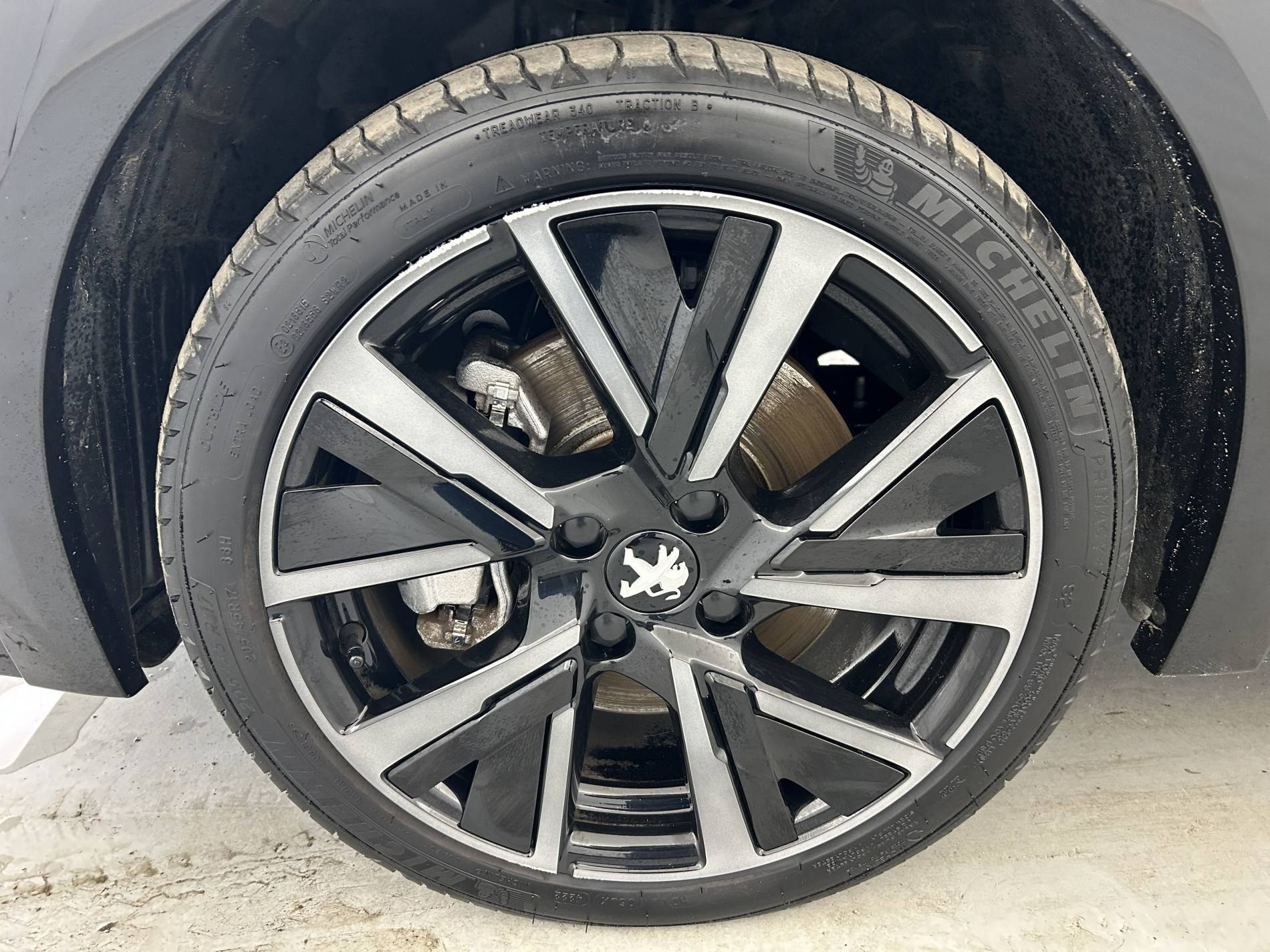 Vente en ligne Peugeot E-208  50 kWh 136ch au prix de 16 890 €