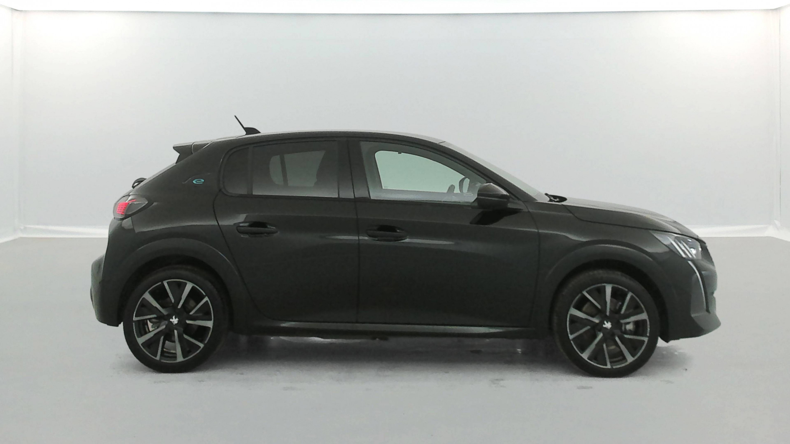 Vente en ligne Peugeot E-208  50 kWh 136ch au prix de 16 890 €