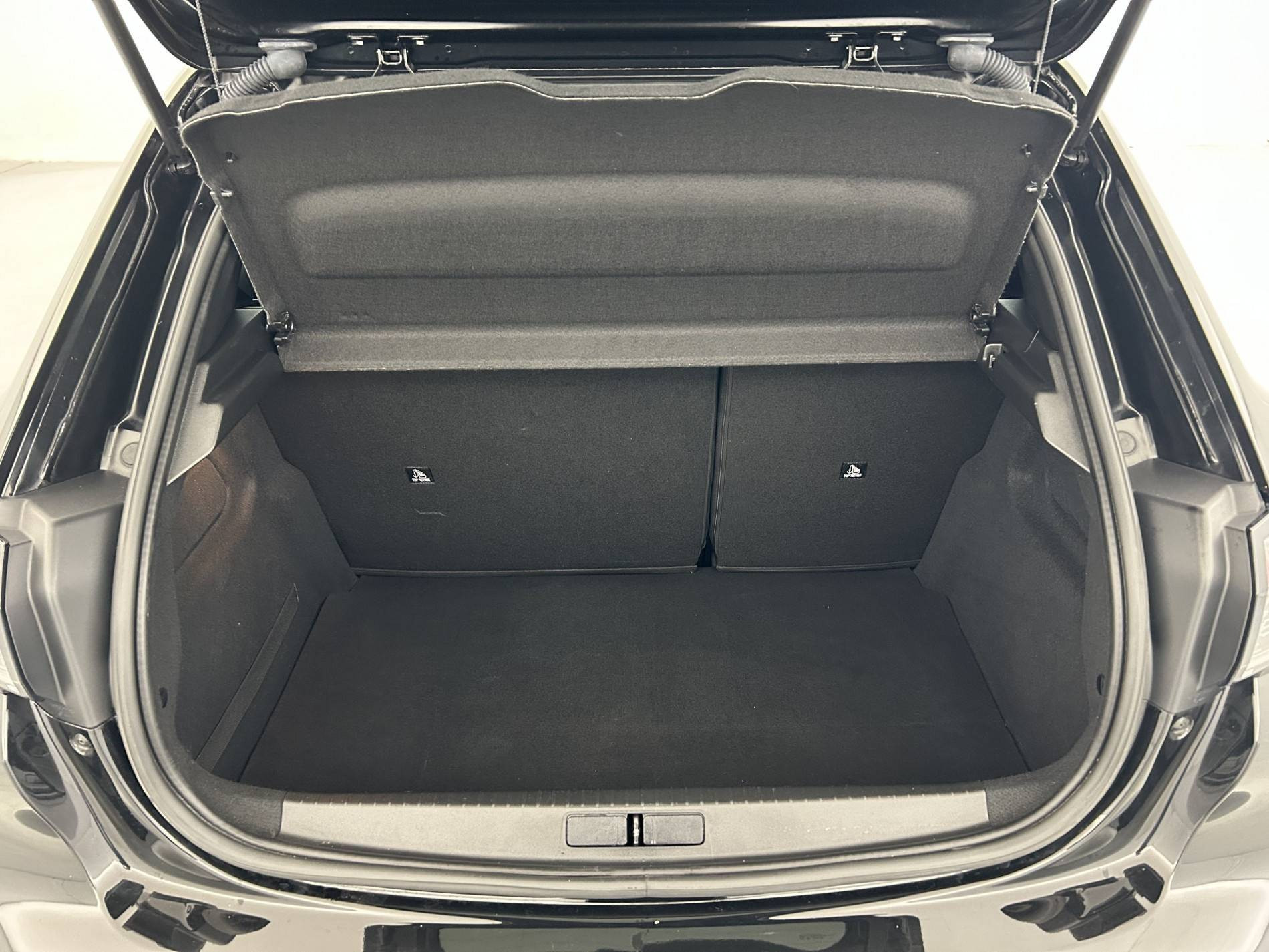 Vente en ligne Peugeot E-208  50 kWh 136ch au prix de 16 890 €