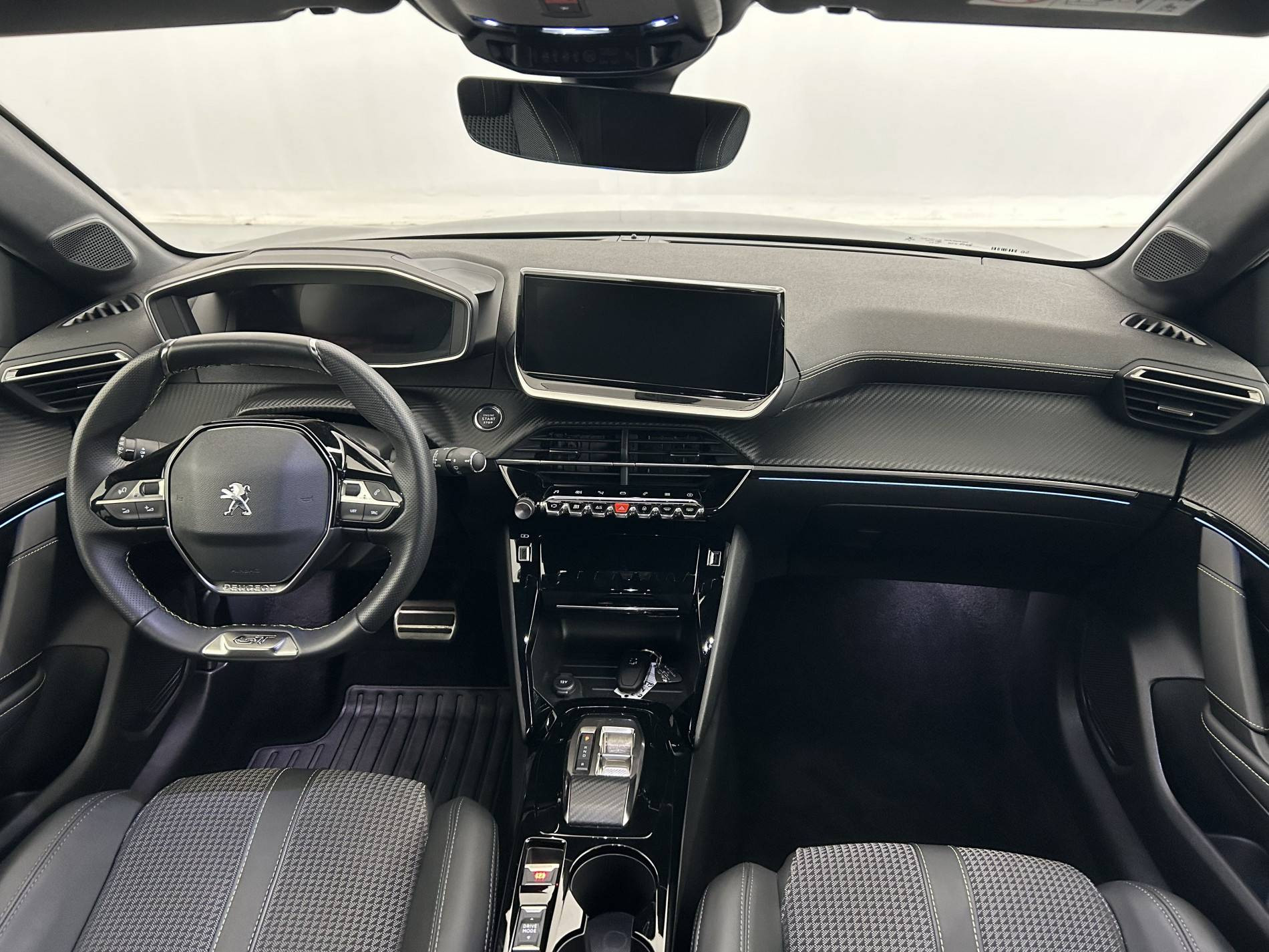 Vente en ligne Peugeot E-208  50 kWh 136ch au prix de 16 890 €