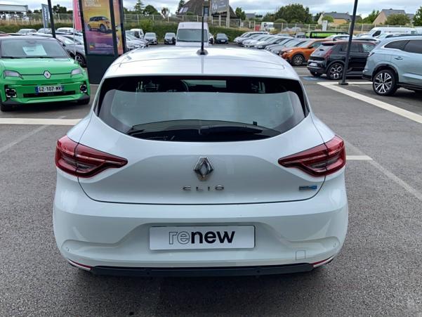 Vente en ligne Renault Clio 5 Clio E-Tech 140 - 21N au prix de 16 890 €