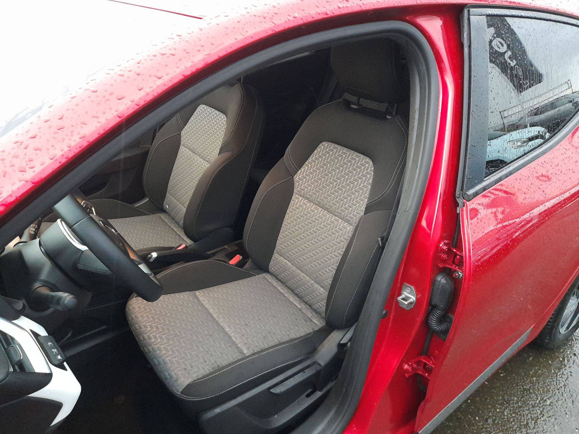 Vente en ligne Renault Clio 5 Clio E-Tech full hybrid 145 au prix de 16 290 €