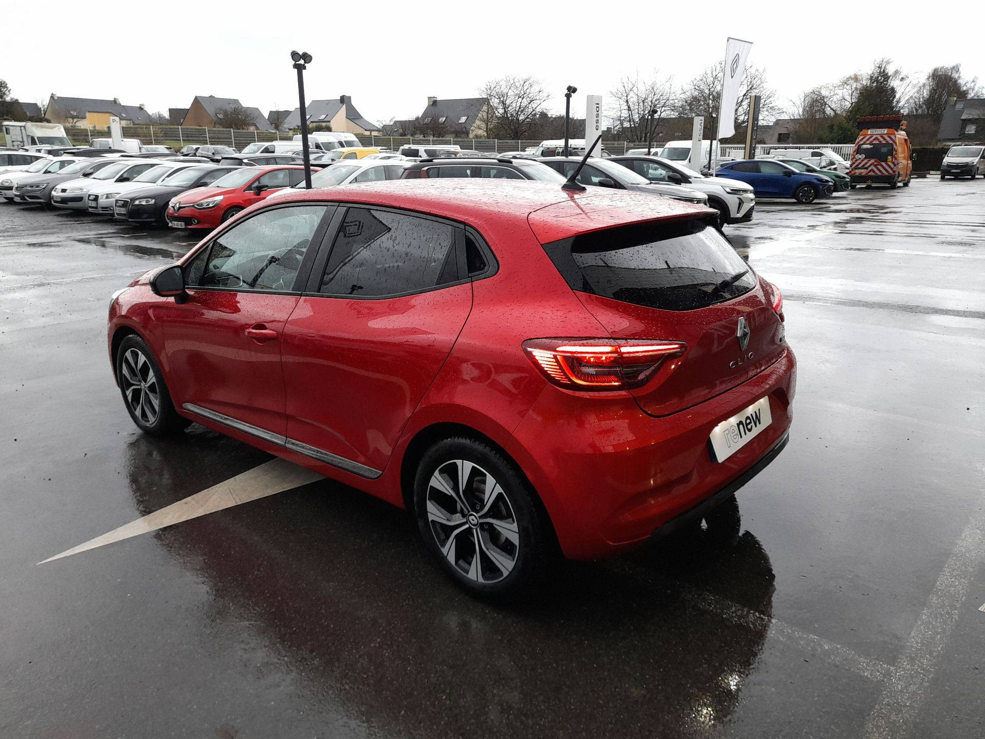 Vente en ligne Renault Clio 5 Clio E-Tech full hybrid 145 au prix de 16 290 €