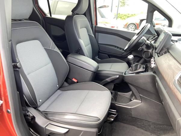 Vente en ligne Renault Kangoo  Blue dCi 95 au prix de 21 490 €